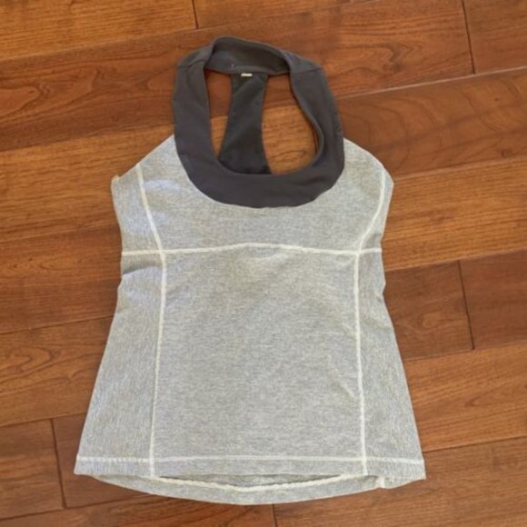 Lululemon T-strap Tank Top Gray/White Micro Stripe Size 8 Shelf Bra Racerback - Picture 2 of 8